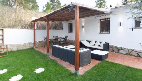 Detached villa for 6 People in Lloret de Mar with comunal Outdoor swimming pool - Foto 2