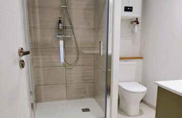 La porte Bleue - appartement juste rénové - très propre - grand confort - lumineux - calme - centre historique - Foto 26