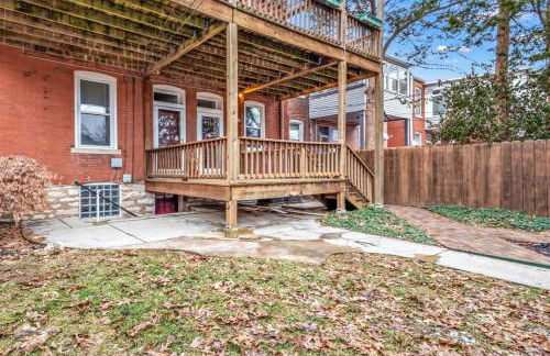 7BR Luxury Living 1st Floor Primary ABODEbucks - Foto 44