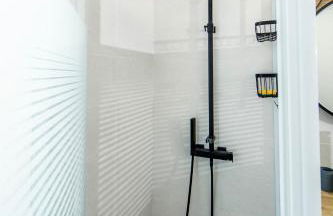 Suites Mana - Le Manaloft, Chic et moderne avec salle privée de Fitness en plein centre-ville de Rethel - Foto 8