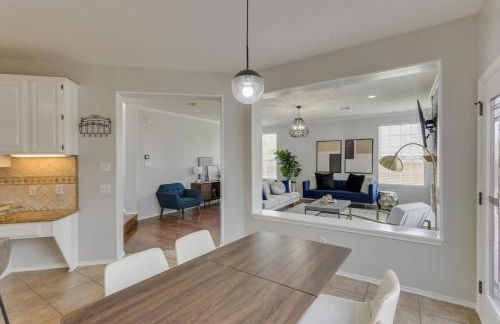 Amazing Modern Spacious Home with Pool - Foto 17