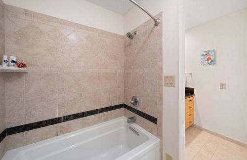 Lahaina Shores PH5 · LS PH5 Penthouse! Enjoy Stunning Ocean Vie - Foto 36