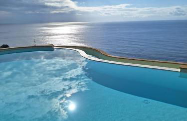 Villa Patty with infinity pool in front of the sea, parking and wifi - Foto 1