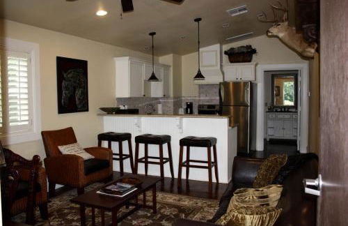 Peaceful Cottage on Farm in Idyllic Countryside near Fort Worth, Texas - Photo 13