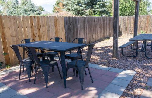 Turquoise Twin ★Vacation COS★3 King Beds★Near AFA - Foto 56