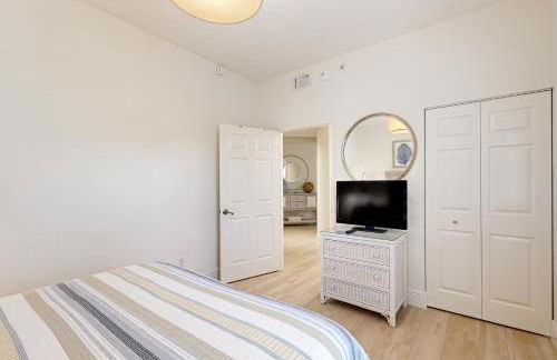 REGATTA AT VANDERBILT BEACH III #204 - Photo 34