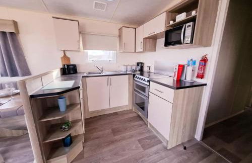 Ocean Bliss-Beach Front - Lux- Sea View- 3-Bedroom Caravan- 8 Sleeps - Photo 42