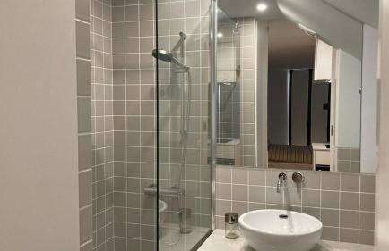 Central Studio Flat - Photo 3