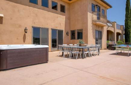 Palazzo Del Sol By AvantStay Breathtaking Home w Mountain Views Hot Tub - Photo 35