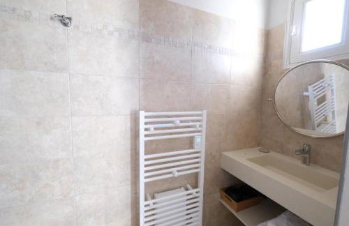 vacation rental with pool and poolhouse, close to arles in moulès- sleeps 8 - Foto 74