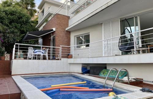 Entire villa with pool, ocean & mountain views - Foto 1