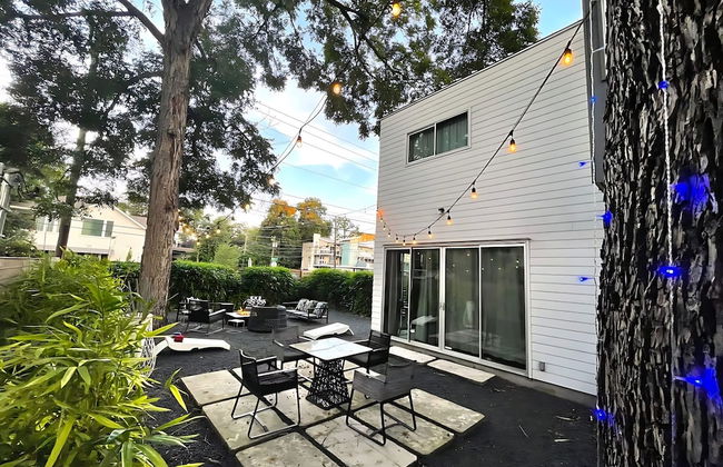 Massive Compound 20 Beds Rainey St 6 min Walk - Photo 3