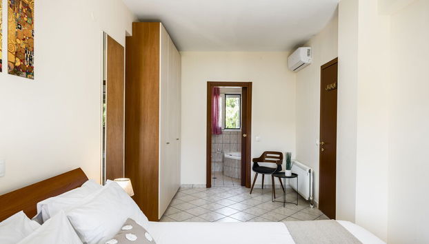 Villa Nina with Private Plunge Pool by Konnect, 5 km to Corfu Town - Foto 3, Habitación