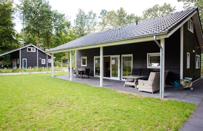 Beautiful House With Covered Terrace in Rhenen - Photo 23