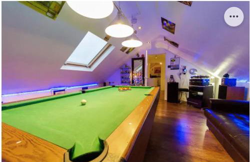 4 Bed Flat - Sleeps 14 - Parking - Game Room -Wifi - Foto 19