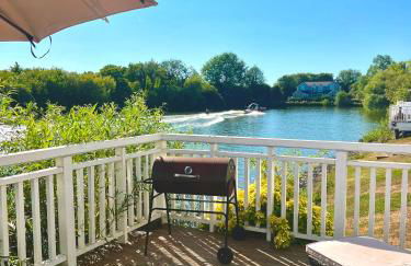 Lakeside Lodge Near Cirencester South Cerney - Foto 1