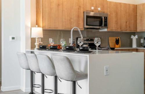 Riviere 3BR Apartment Stylish King Family Pets Friendly Pool & Gym Near Epic Universe - Foto 7