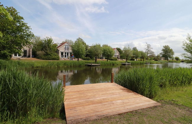 Holiday Home on the Water in Friesland - Foto 23