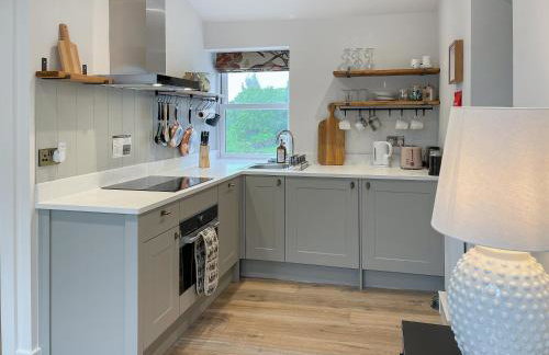 The Hermit Inn Hideout - Photo 7