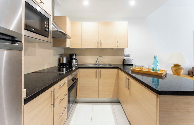 Ona Hollywood Mirage - Photo 17