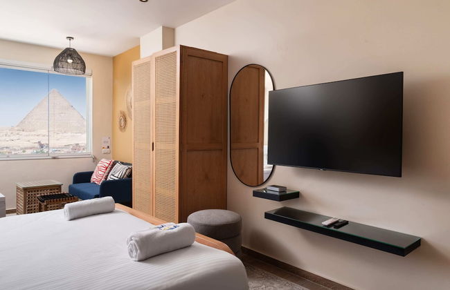 Xuru Stays I Jacuzzi Studios @ The Pyramids - Foto 17