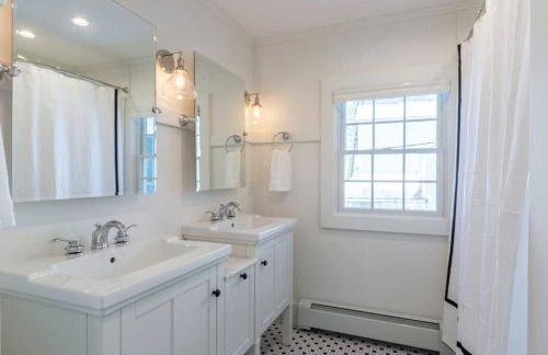 Beautifully Restored Home in Manchester Village - Foto 13