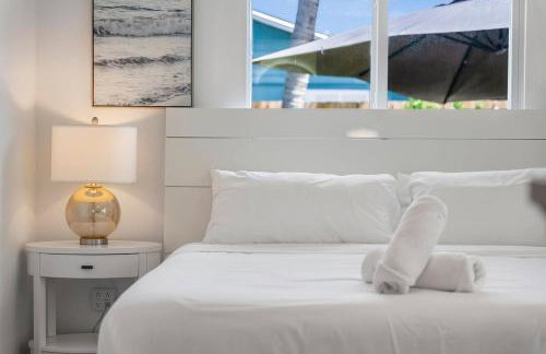 Stunning Tropical Heated Pool House Near The Beach - Foto 26