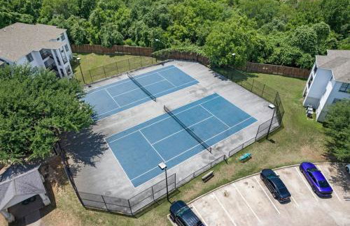 Prime Location, 2 mins to Airport, 5 mins to Dwntn - Foto 53