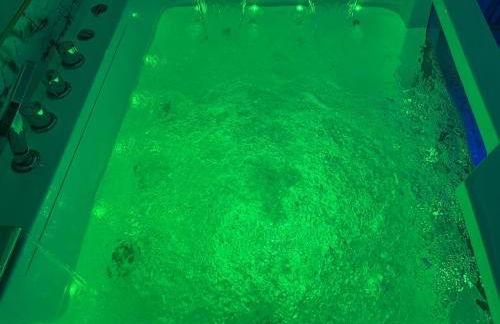 Loveroom de luxe avec jacuzzi sauna vapeur écran 300 cm - Foto 11