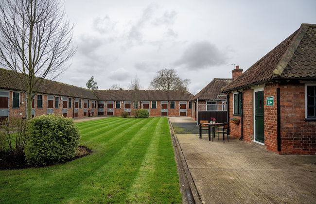 Stableside at York Racecourse - Photo 33