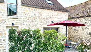 La Grangerie - Maison en pierre centre village - Foto 2, Garden, sunbed, Garden view