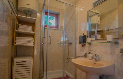 Apartment Rino, only 30m from the sea - Foto 22