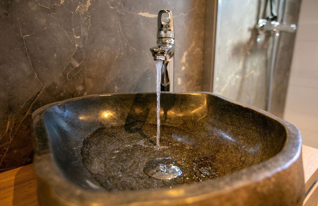 Luxury Lodge With Private Swimming Pool - Photo 10