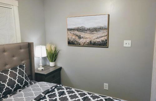 Nice house with private parking, king bed fenced yard - Foto 41