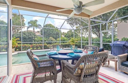 Sunshine days Stunning pool home. Gated community - Photo 2