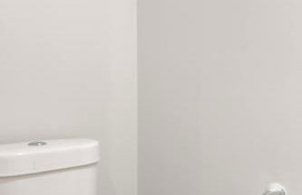 Stylish 3BR Townhouse with Backyard,and Easy Parking - Photo 7