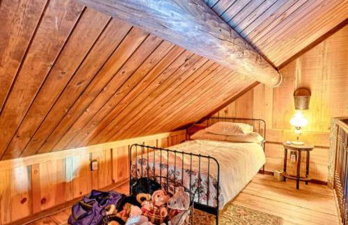 Hot Tub and Mtn Views Woodsy Cabin in Greer - Foto 10