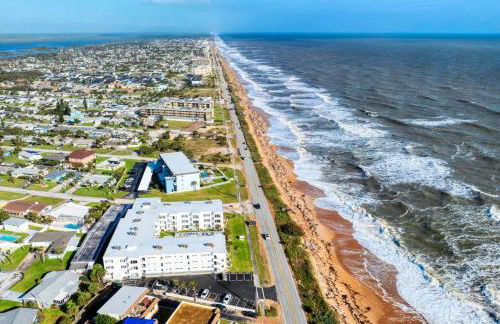 Oceanfront Elysium with a pool - Photo 49