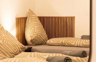 New central 2-3 room apartments with parking near train station & casino - Foto 14