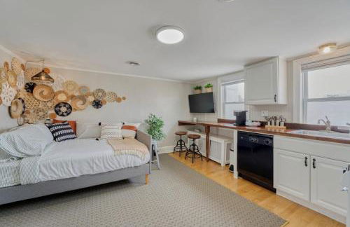 Central Affordable Apartment Near Capitol with Parking - Foto 3