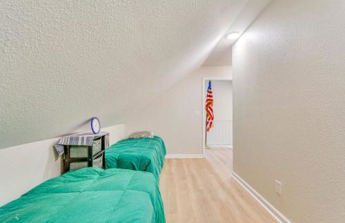 Lakefront Retreat with Multi-Level Deck and Dock! - Foto 20