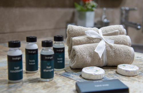 TWIN'S HOME LUXURY SUITES - Photo 18