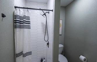 Unwind at this Modern Bethel Village Escape - Foto 13