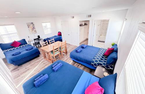 Cozy 3 BR Townhouse with Balcony - Photo 1