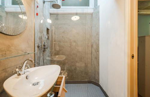 Romeos Cottage Public free parking bike rental - Foto 8