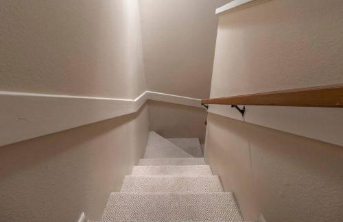 What-A-View HSV - Serene Lakeside Town Home - Foto 14