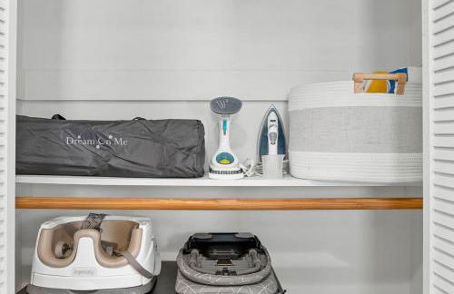 Luxury DC Rowhouse with Rooftop Firepit & Private Hot Tub- Near U Street & Logan Circle - Foto 11