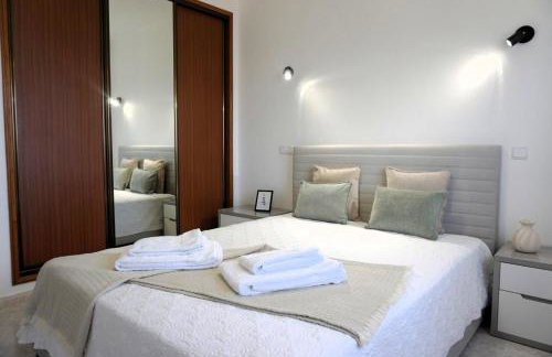 Sunny Apartment in Alvor - Balcony, Sunset, dishwasher, AC & Wi-Fi - Foto 7
