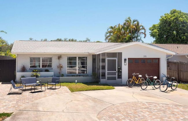 Steps to Beach Heated Pool - Foto 34