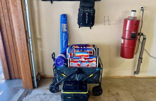 Private Ski, Lake & Golf Chalet! Walk to Lake - Foto 20